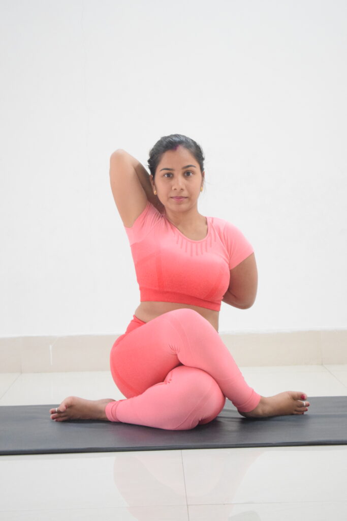 gomukhasana